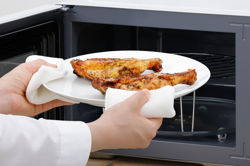 Kuchenka mikrofalowa PANASONIC NN-K35NWMEPG 3 ustawień gotowania łączonego
