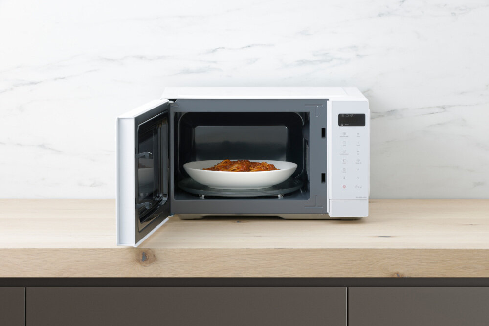 Kuchenka mikrofalowa PANASONIC NN-K35NWMEPG Niewielkie rozmiary pojemnosc