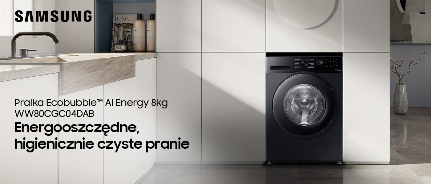 Czarna pralka EcoBubble AI Energy marki Samsung wbudowana w szafki Obraz przedstawia czarną pralkę w nowoczesnej kuchni z białymi szafkami. Widoczny tekst: \'SAMSUNG Pralka Ecobubble™ AI Energy 8kg WW80CGC04DAB Energooszczędne, higienicznie czyste pranie\'.