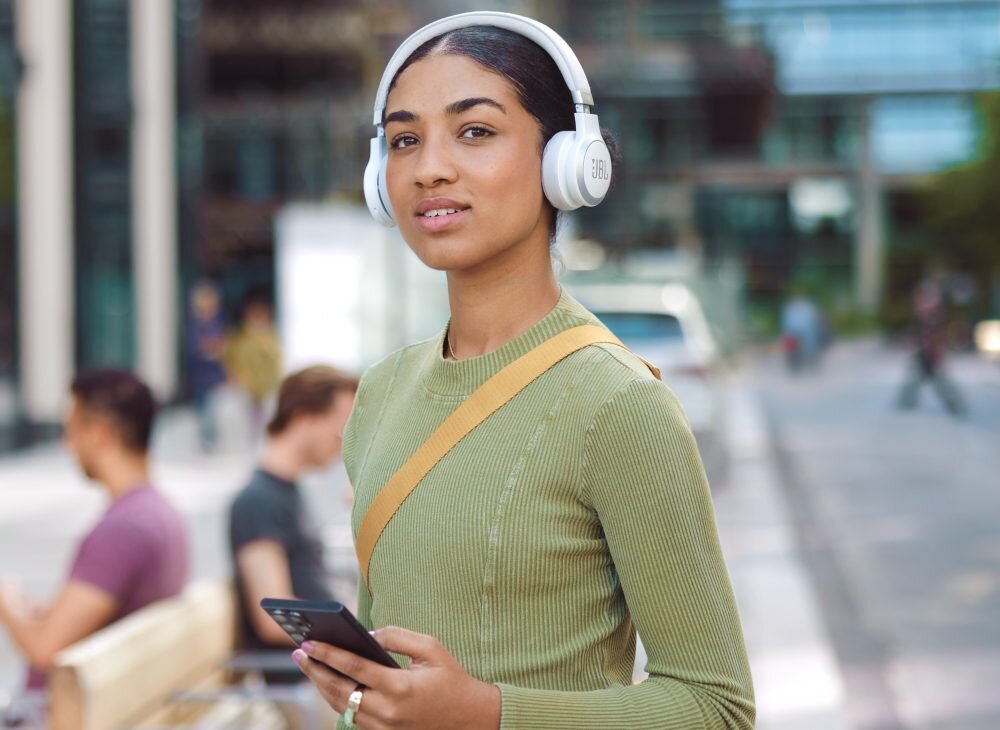 Słuchawki nauszne JBL Live 670NC potężny akumulator czas pracy 