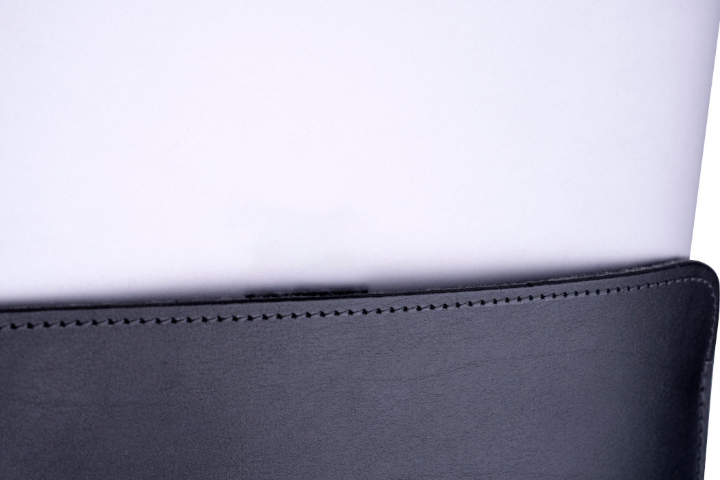 Etui na laptopa BALTAN BALT-SLV-007-02 do Apple MacBook Pro 16 cali Czarny wygoda styl prostota minimalizm