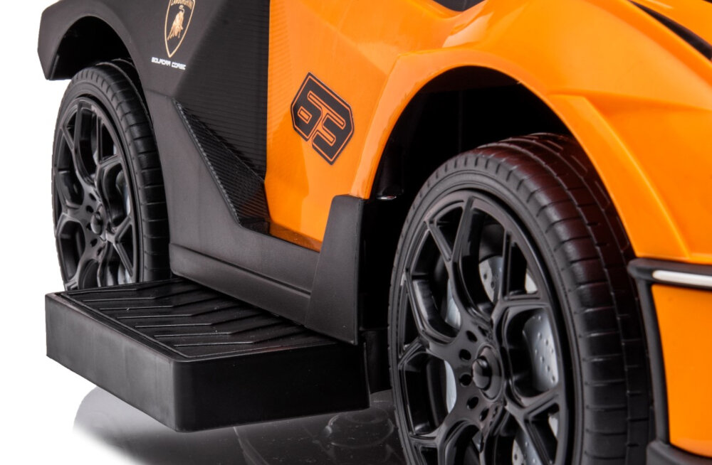 Jeździk SUN BABY Lamborghini Essenza SCV12 Pomarańczowy 4 kola gruby bieznik odpowiednia przyczepnosc do kazdej powierzchni maksymalne obciazenie do 25 kg wysuwane podporki dla stop stabilna bezpieczna jazda