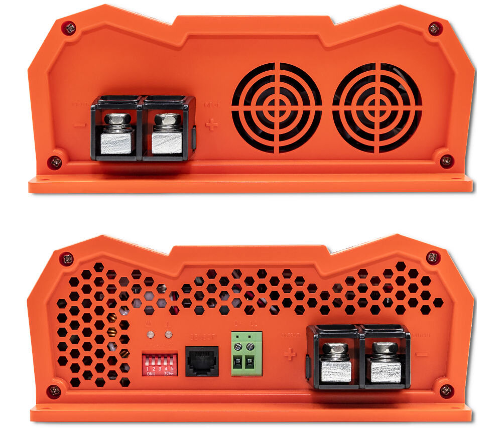 Inteligentna ładowarka QOLTEC Monolith 52480 do akumulatorów LIFEPO4 AGM GEL 12V-12V 40A 500W, automatycznie, energia, wydłuża, proces, na białym tle akumulator pokazany od tyłu i przodu frontem na wprost