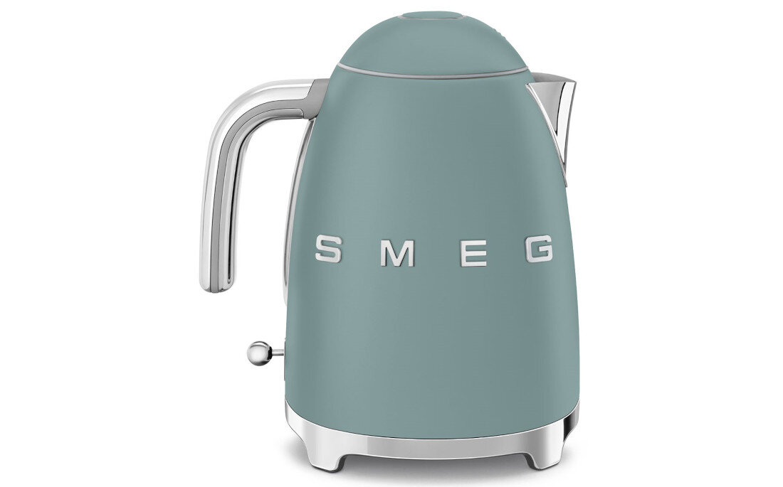 Czajnik SMEG KLF03EGMEU Estetyka, która inspiruje Matowa powierzchnia soft touch elegancki szmaragdowy odcień Stylowy wygląd harmonia Zainspirowany stylem lat 50 połączenie retro designu z funkcjonalnością