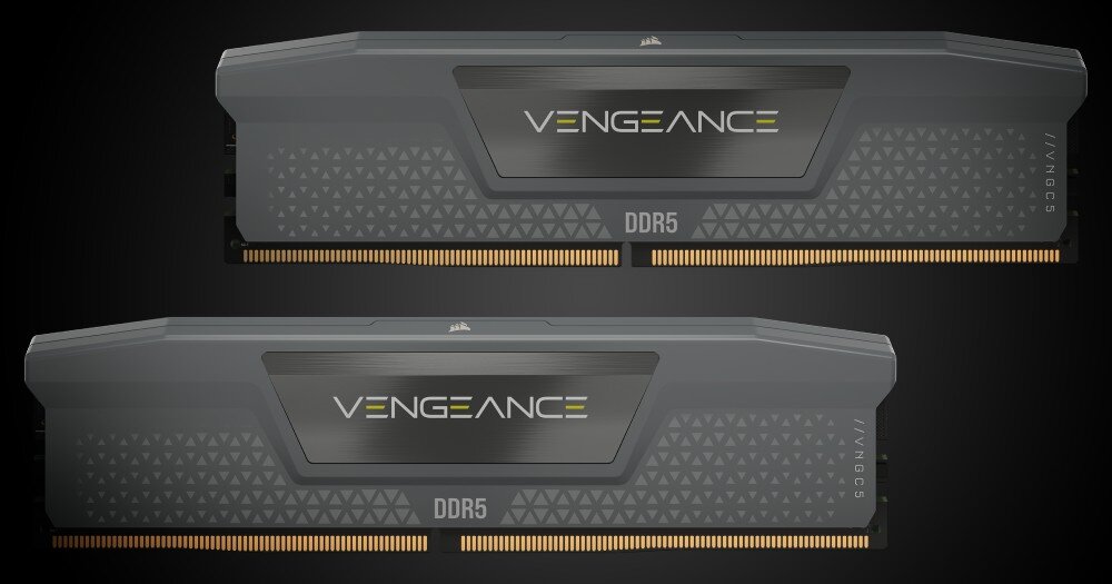 Pamięć RAM CORSAIR Vengeance Zestawienie kilku ujęć modułu pamięci prezentujące go z różnych perspektyw w tym od przodu od boku i z góry