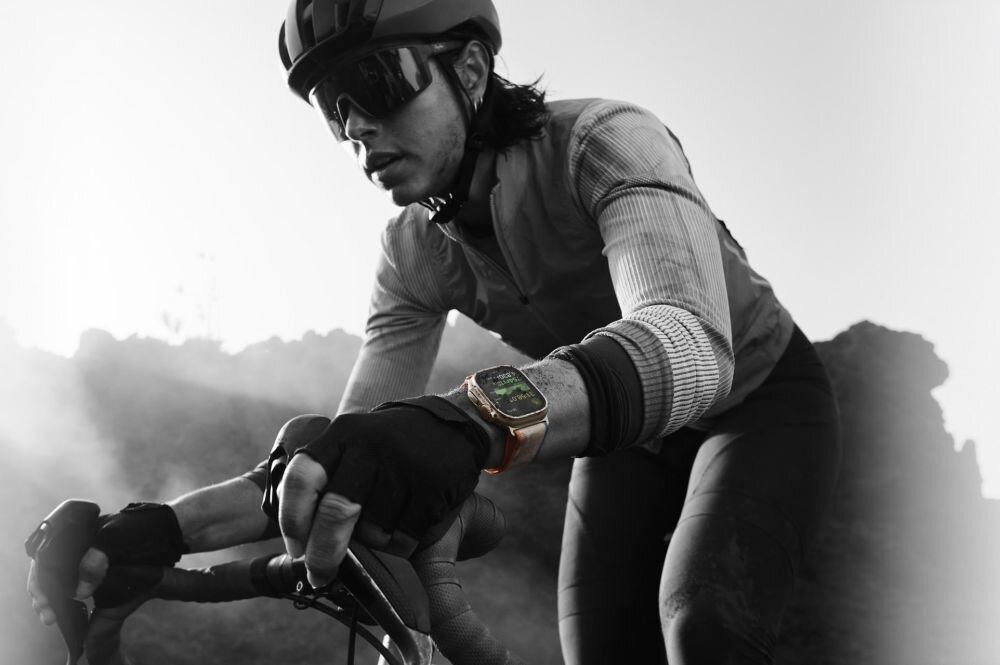 SMARTWATCH APPLE WATCH ULTRA 2 ekran bateria czujniki zdrowie sport pasek ładowanie pojemność rozdzielczość łączność sterowanie krew puls rozmowy smartfon aplikacja