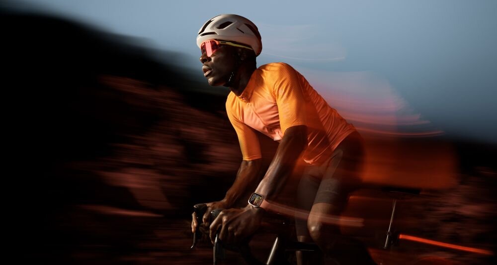 Smartwatch APPLE Watch 9 ekran bateria czujniki zdrowie sport pasek ładowanie pojemność rozdzielczość łączność sterowanie krew puls rozmowy smartfon aplikacja