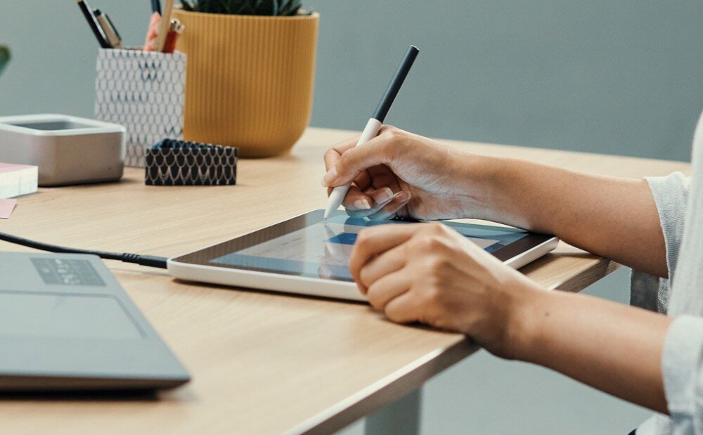 Tablet graficzny WACOM One 13 Touch Pen Display obszar roboczy wielkość powłoka