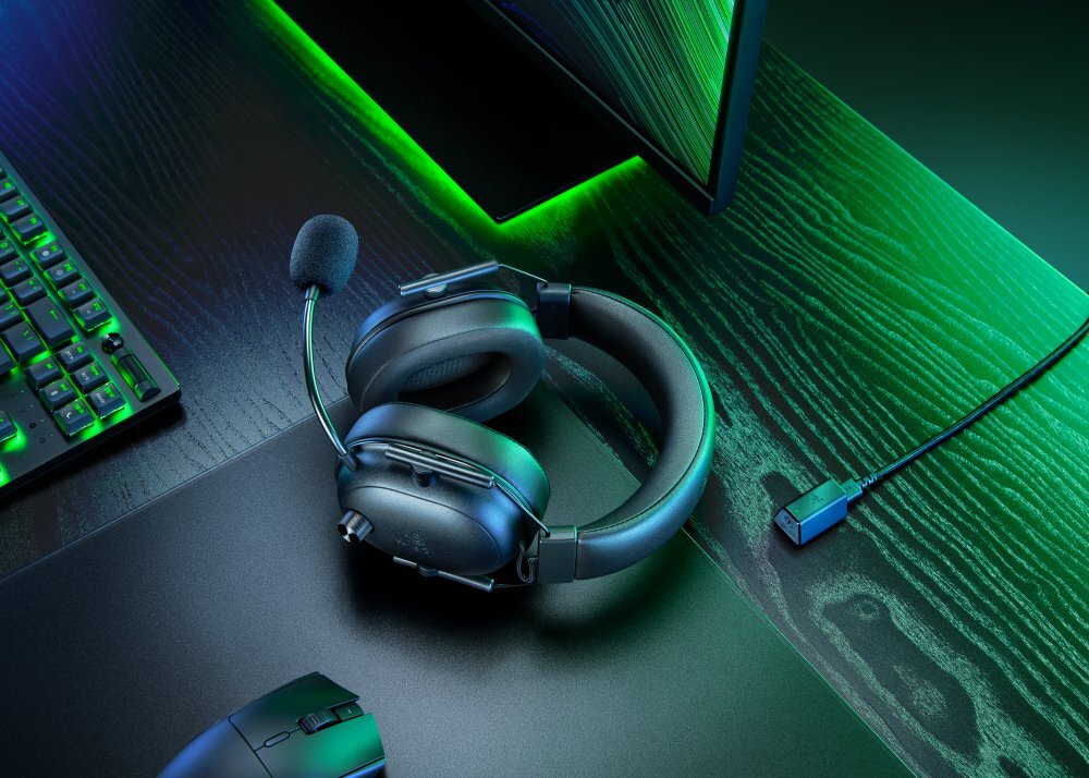 Słuchawki RAZER BlackShark V2 HyperSpeed design komfort lekkość dźwięk jakość wrażenia słuchowe ergonomia lekkość sport aktywność podróże czas pracy działanie akumulator