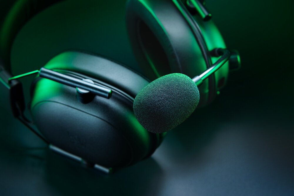 Słuchawki RAZER BlackShark V2 HyperSpeed design komfort lekkość dźwięk jakość wrażenia słuchowe ergonomia lekkość sport aktywność podróże czas pracy działanie akumulator