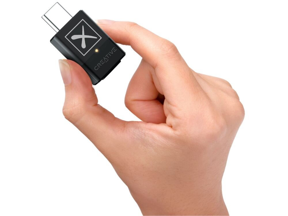 Adapter CREATIVE BT-W5
                adapter trzymany w dłoni bluetooth 5.3 aptx adaptive 24 bity 96 khz lekkie nie zajmuje miejsca