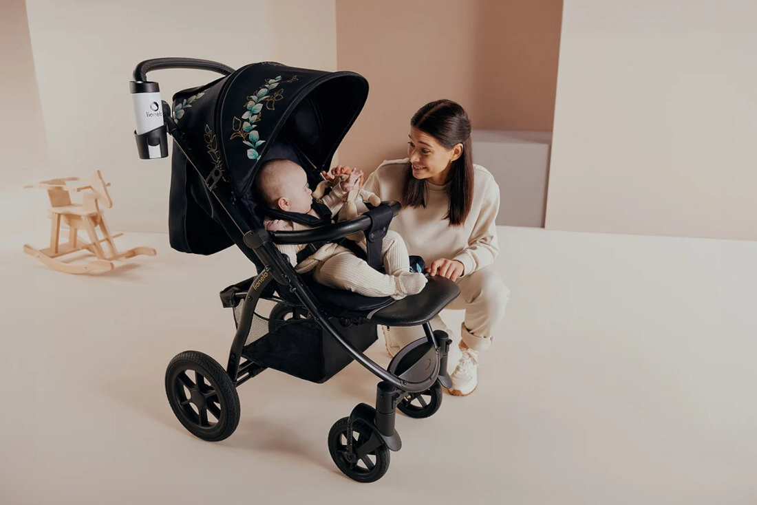 Wózek dziecięcy LIONELO Annet Tour Dreamin Czarny ze wzorem Łatwość czyszczenia pokrycie ekoskóra łatwe czyszczenie