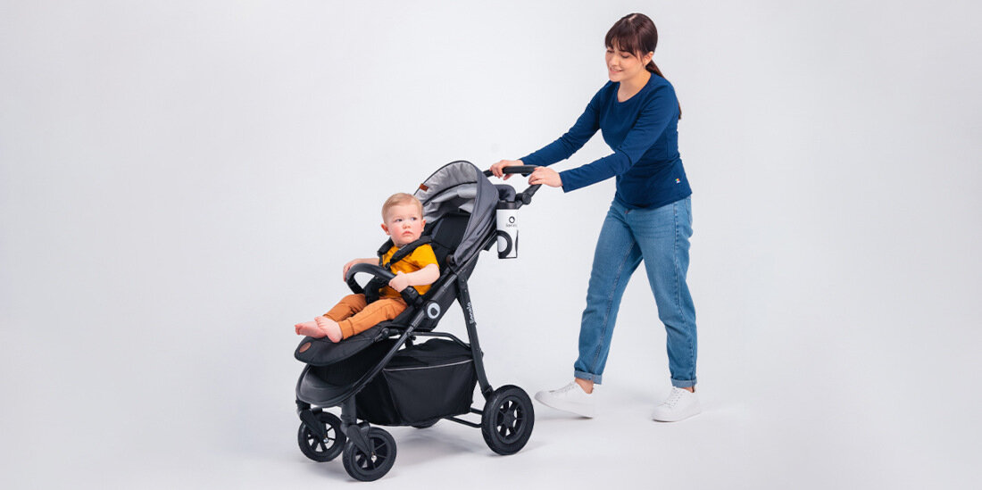 Wózek dziecięcy LIONELO Natt Stone Szary Czarny komfort wygoda wiek wygoda koła terenowe głęboki bieżnik 360° nawierzchnia Amortyzacja płynna jazda