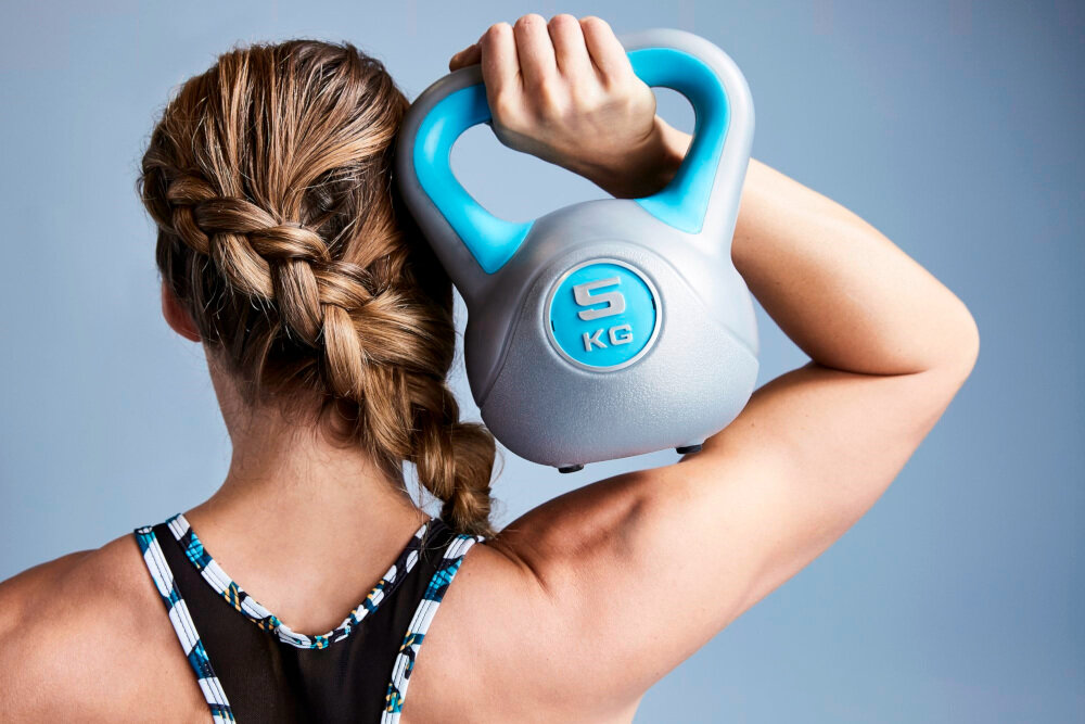 Kettlebell GORILLA SPORTS 2894 8 kg ergonomicznie zaprojektowany uchwyt gtubosc 3,5 cm