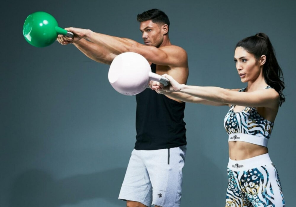 Kettlebell GORILLA SPORTS 2520 32 kg ergonomicznie zaprojektowany uchwyt duza raczka zgrzana z korpusem grubosc 3,3 cm