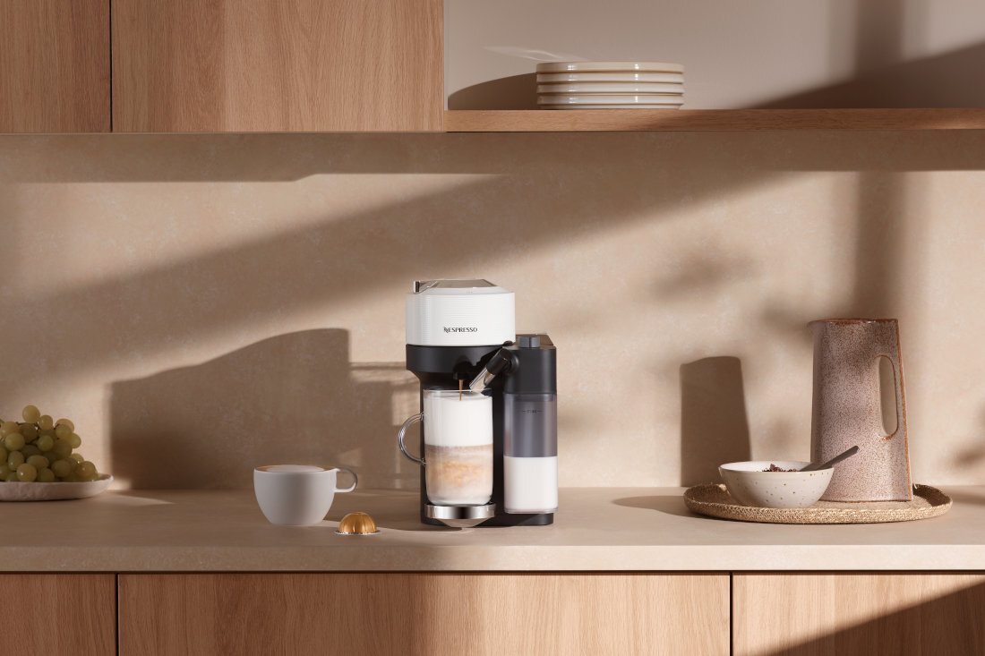 Ekspres DELONGHI Nespresso Vertuo Lattissima ENV300.W Automatyczna regulacja parametrów mozliwosci technologia Bluetooth WiFi