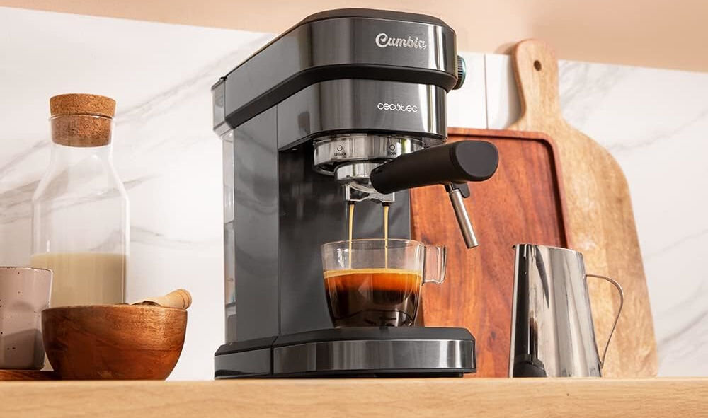 Ekspres CECOTEC Cafelizzia 890 Szary system podgrzewania Thermoblock osiągnięcie idealnej temperatury kilka sekund optymalna temperatura wydobycie pełni smaku i aromatu podgrzewanie wystarczającej ilości wody oszczędnośc energii minimalizacja zużycia komfort efektywność 