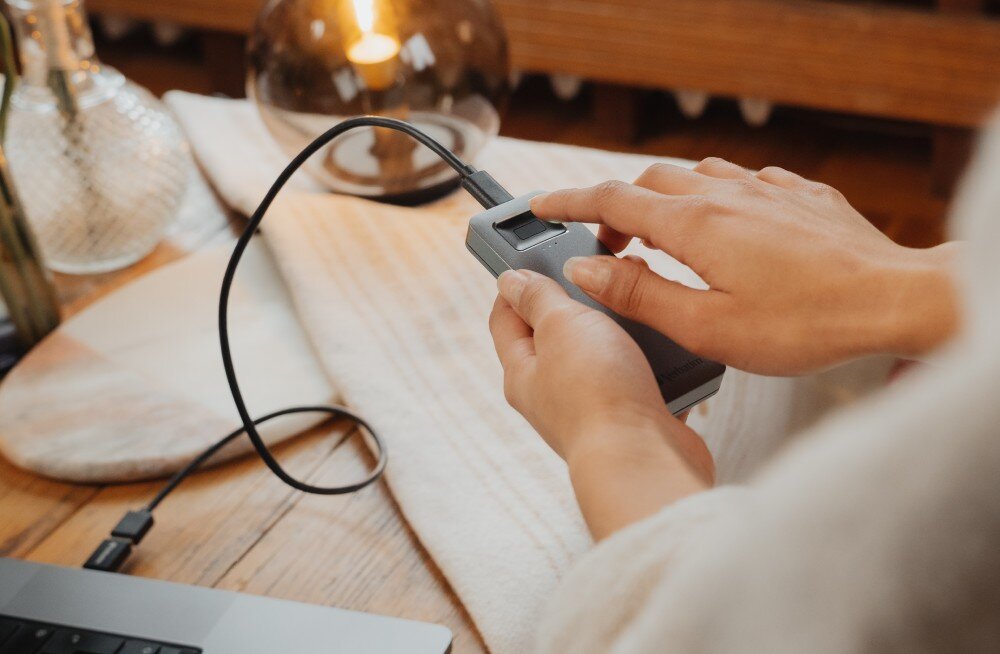 Dysk VERBATIM Executive Fingerprint Secure 512GB SSD bezpieczeństwo hasło wymogi GDPR szyfrowanie