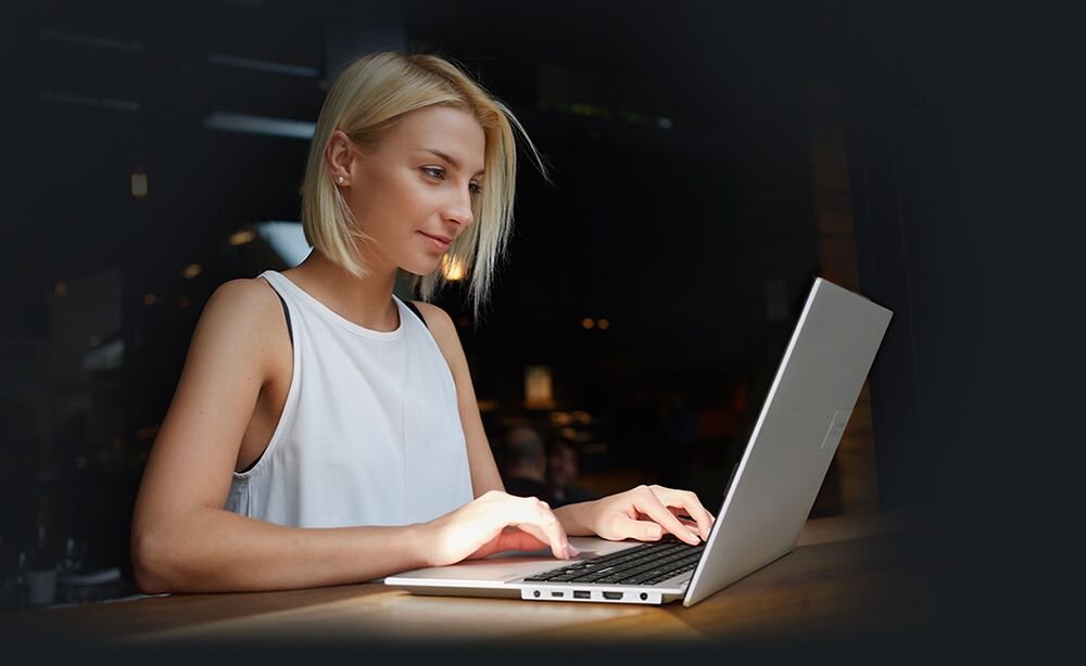 Laptop ASUS VivoBook S K5504 -  WiFi 6E