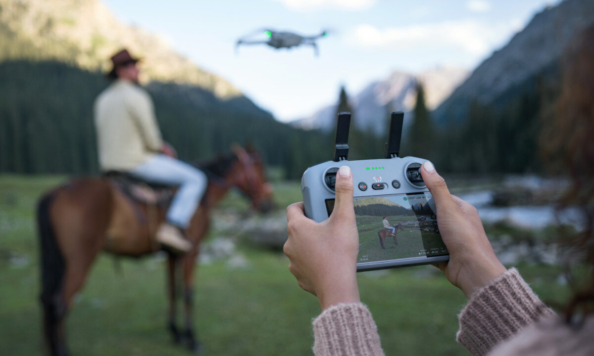 Dron DJI Mini 4 Pro (RC 2) automatyczne łądowanie tempomat Waypoint Flight