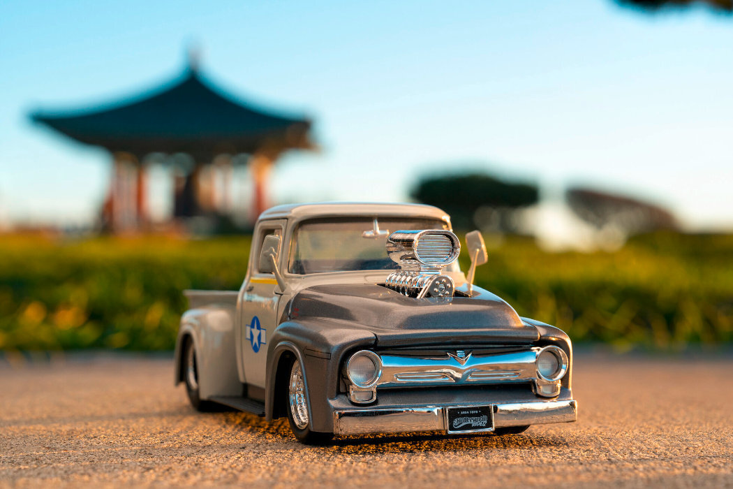 Samochód JADA TOYS Street Fighter 1956 Ford F-100 + figurka zabawa ruchomy jazda przygoda realizm