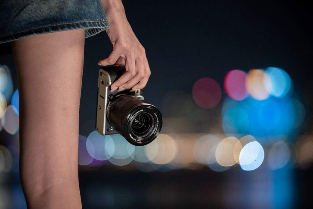 Obiektyw VILTROX AF 27mm F1.2 ogniskowa przysłona ostrość pierścienie optyka soczewki powłoki montaż bagnet światło jasność zoom filtry waga