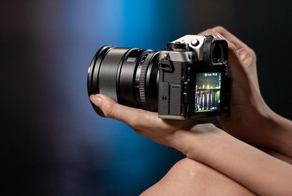 Obiektyw VILTROX AF 27mm F1.2 ogniskowa przysłona ostrość pierścienie optyka soczewki powłoki montaż bagnet światło jasność zoom filtry waga