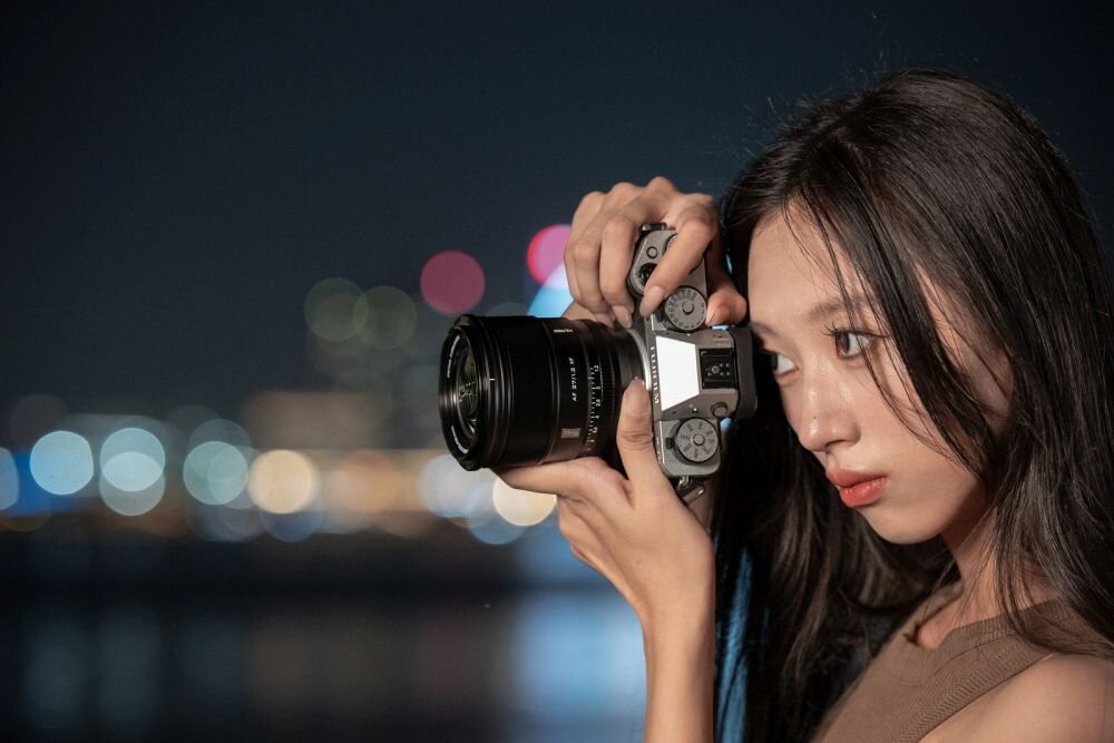 Obiektyw VILTROX AF 27mm F1.2 ogniskowa przysłona ostrość pierścienie optyka soczewki powłoki montaż bagnet światło jasność zoom filtry waga