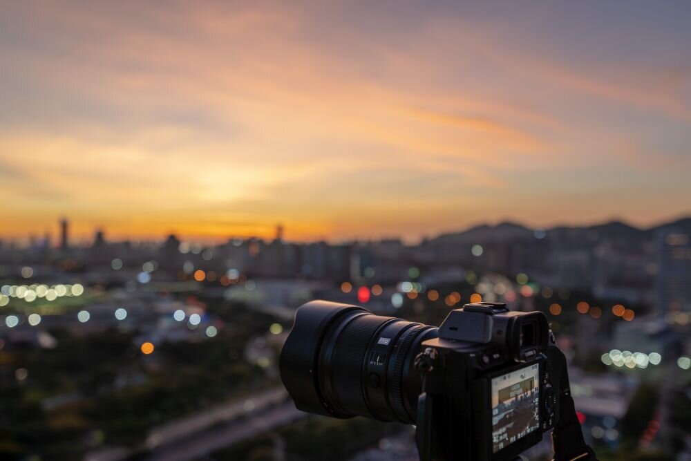 Obiektyw VILTROX AF 75mm F1.2 ogniskowa przysłona ostrość pierścienie optyka soczewki powłoki montaż bagnet światło jasność zoom filtry waga