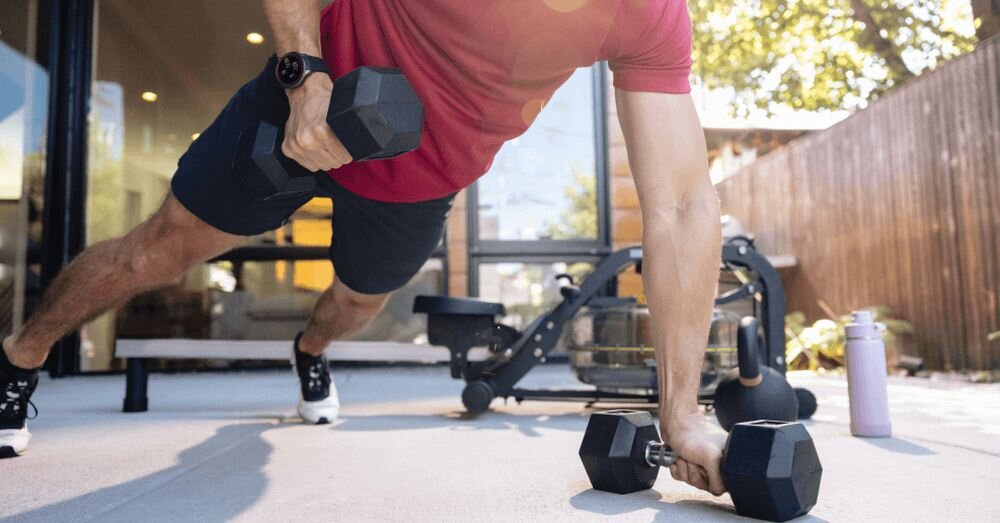 Smartwatch AMAZFIT Balance ekran bateria czujniki zdrowie sport pasek ładowanie pojemność rozdzielczość łączność sterowanie krew puls rozmowy smartfon aplikacja