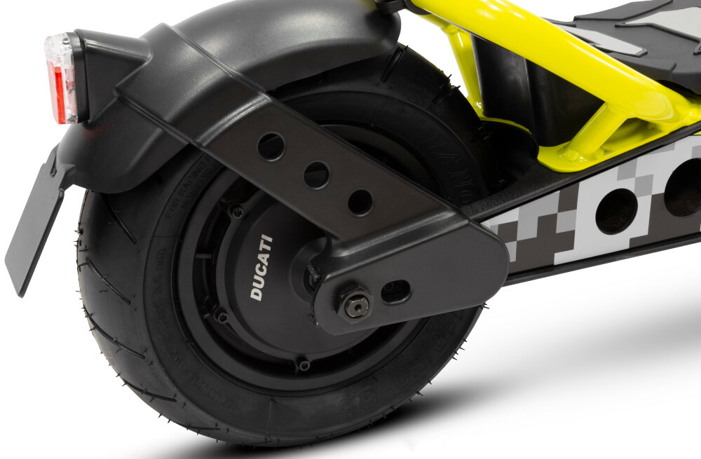Hulajnoga elektryczna DUCATI Scrambler Cross E Sport Czarno-żółty silnik wydajny moc 500 W maksymalna predkosc do 20 km/h