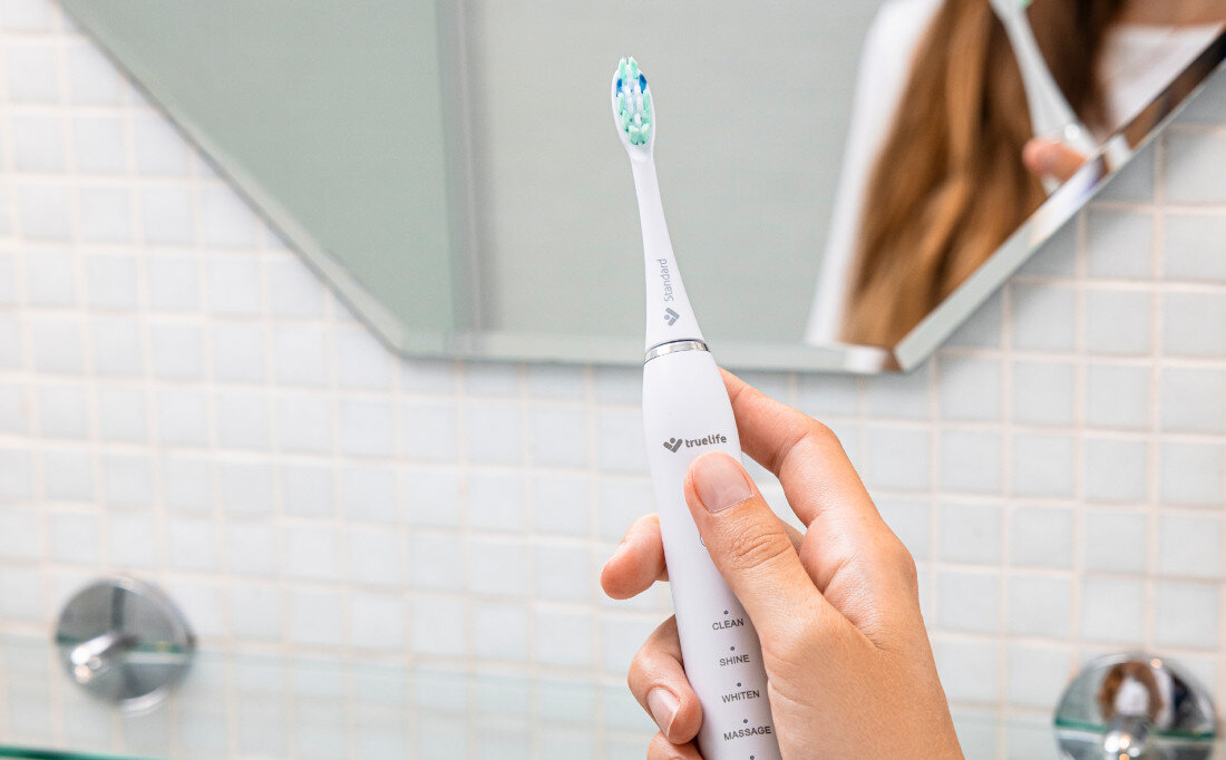 Szczoteczka soniczna TRUELIFE SonicBrush Clean30 Biały higiena kontrola sygnalizując konieczność wymiany wysoki standard higieny skuteczne i bezpieczne użytkowanie