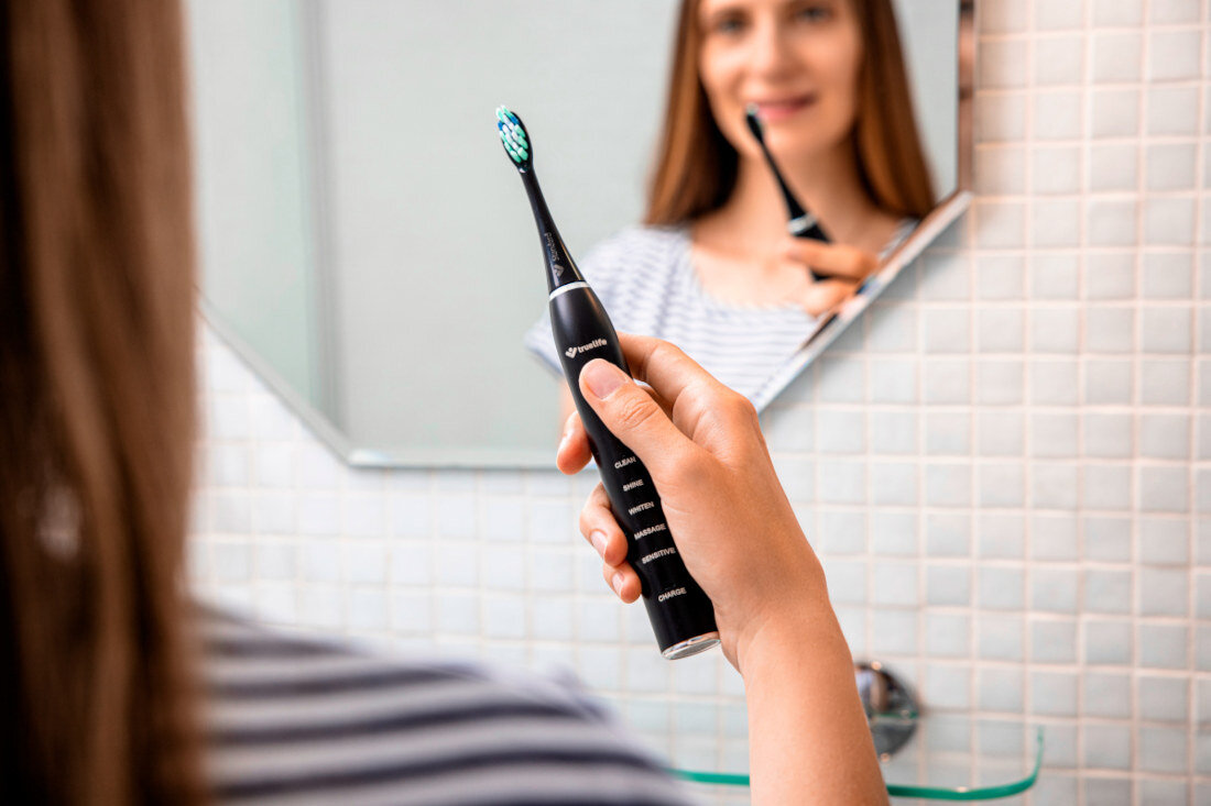Szczoteczka soniczna TRUELIFE SonicBrush Clean30 Czarny Czyszczenie dopasowane do Ciebie Pięć trybów pracy potrzeby Czyszczenie codzienne wybielanie usuwanie przebarwień pielęgnacja dziąseł delikatne mycie wspiera konkretne potrzeby
