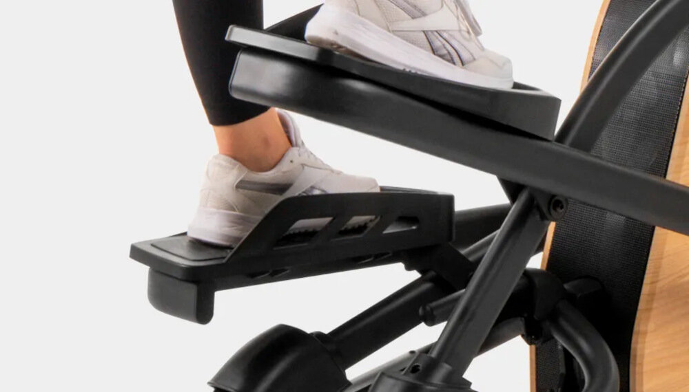 Orbitrek magnetyczny HAMMER Cross Pace 7.0 NorsK4 regulowane platformy stop dlugosc kroku 52 cm ergonomicznie rozstawione plozy w odleglosci 13 cm ruch eliptyczny przyjazny dla stawow