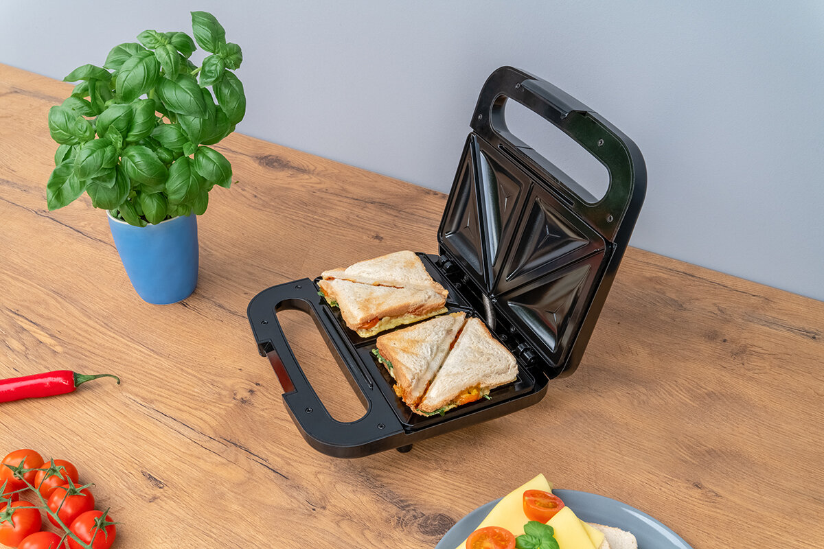 Opiekacz GÖTZE & JENSEN SM201X nieprzywierajaca powloka nienagrzewający się uchwyt