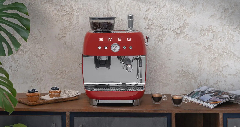EKSPRES SMEG EGF03RDEU wbudowany młynek regulacja 3 stopniowa espresso kawa mielona dzbanek akcesoria