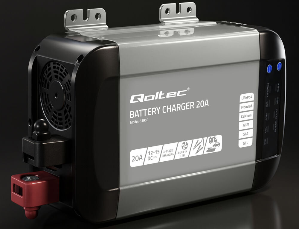 Inteligentna ładowarka QOLTEC Monolith 51959 do akumulatorów LIFEPO4 AGM GEL SLA 20A 12V, wsparcie, możliwośći, potrzeba, spokój, ładoawrka na czarnym tle pionowo frontem lewo skos
