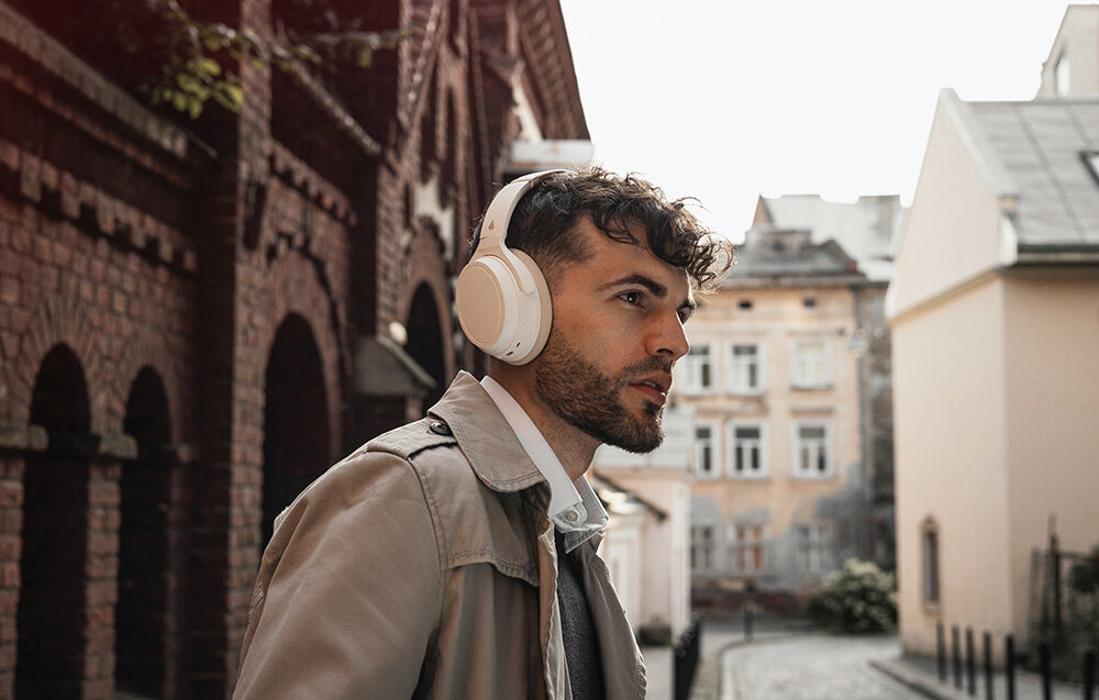 Słuchawki nauszne EDIFIER WH700NB design komfort lekkość dźwięk jakość wrażenia słuchowe ergonomia lekkość sport aktywność podróże czas pracy działanie akumulator