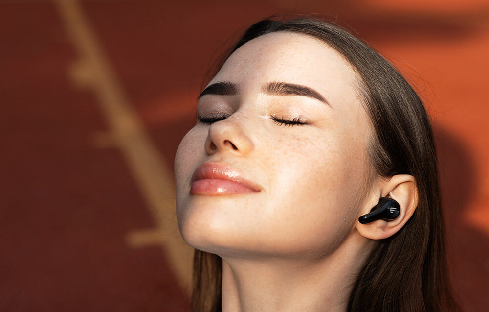 Słuchawki dokanałowe EDIFIER X5 Lite design komfort lekkość dźwięk jakość wrażenia słuchowe ergonomia lekkość sport aktywność podróże czas pracy działanie akumulator 
