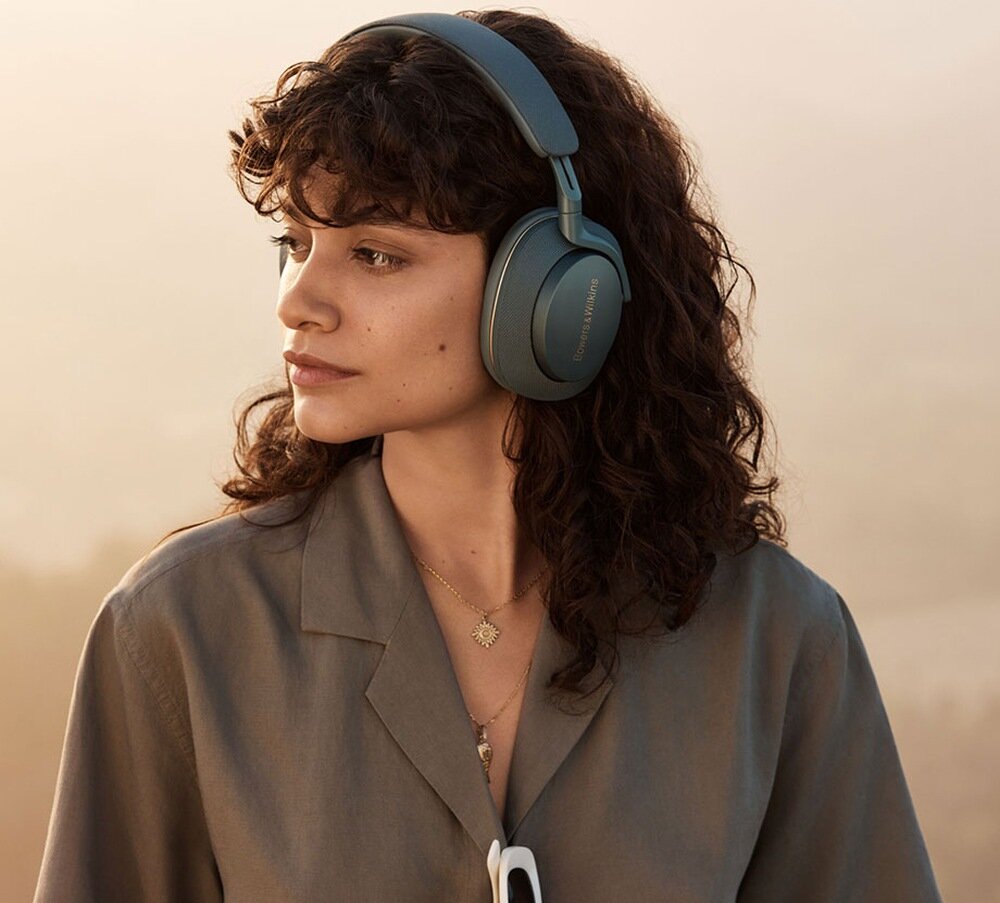 Накладні навушники BOWERS & WILKINS Px7 S2e дизайн комфорт легкість якість звуку враження від прослуховування ергономіка легкість спорт діяльність подорож робочий час робота акумулятор звук враження реалістичність