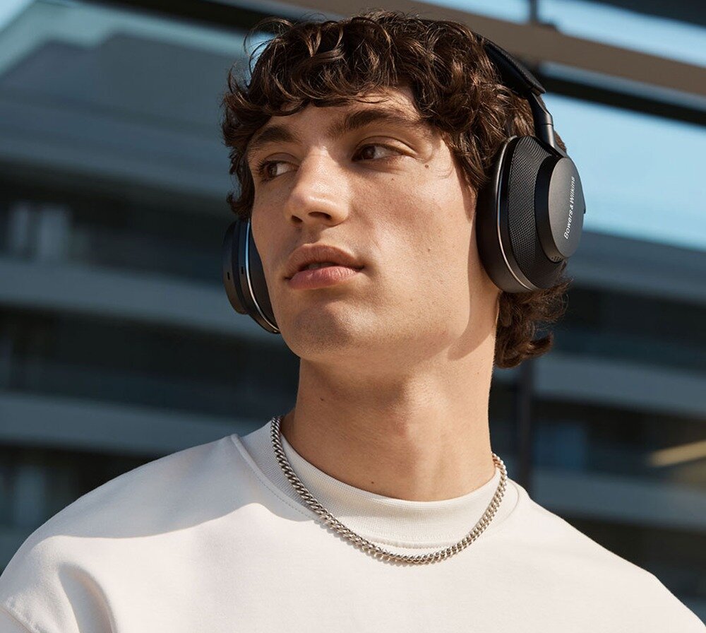Накладні навушники BOWERS & WILKINS Px7 S2e дизайн комфорт легкість якість звуку враження від прослуховування ергономіка легкість спорт діяльність подорож робочий час робота акумулятор звук враження реалістичність