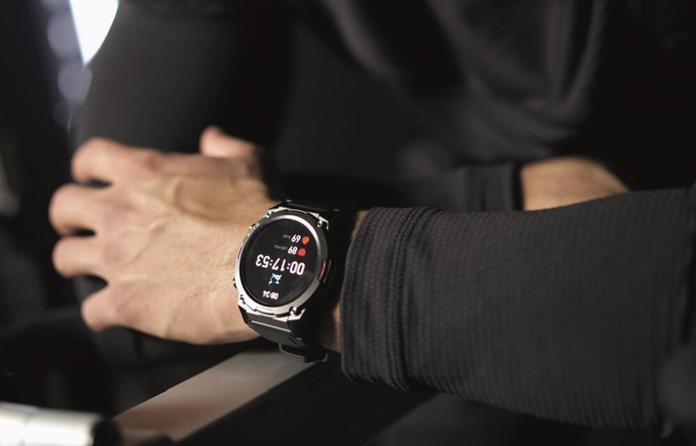 Smartwatch MAXCOM Fit FW63 Cobalt Pro ekran bateria czujniki zdrowie sport pasek ładowanie pojemność rozdzielczość łączność sterowanie krew puls rozmowy smartfon aplikacja