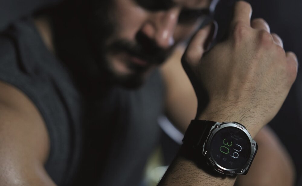 Smartwatch MAXCOM Fit FW63 Cobalt Pro ekran bateria czujniki zdrowie sport pasek ładowanie pojemność rozdzielczość łączność sterowanie krew puls rozmowy smartfon aplikacja