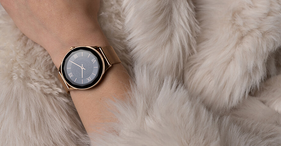 Smartwatch MAXCOM FW52 Diamond Złoty ksztalt blask bransoleta szklo tarcze wybor