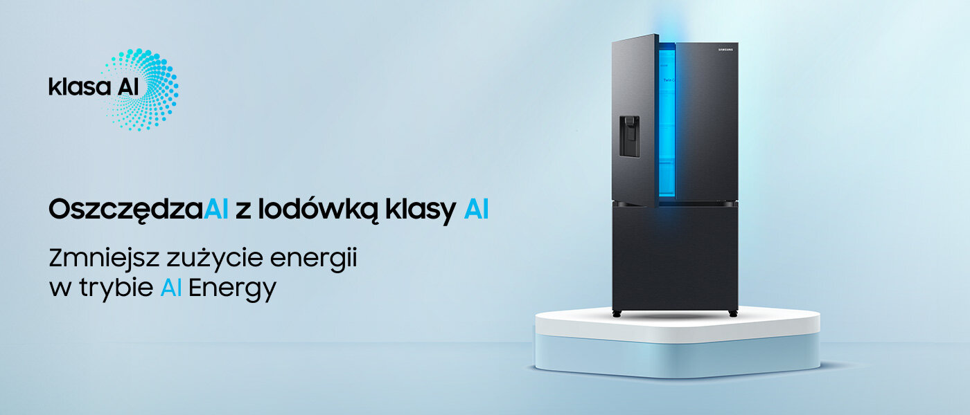 Grafitowa lodówka z niebieskim podświetleniem na białej platformie. Tekst: \'Oszczędzaj z lodówką klasy AI Zmniejsz zużycie energii w trybie AI Energy\'.