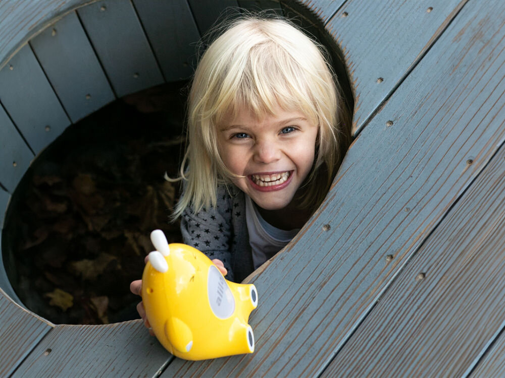 Zabawka edukacyjna ALILO Happy Bunny P1 Niebieski automatyczne wyłączanie po 10 minutach bezczynności, zasilanie trzema bateriami AA, produkt w kolorze żółtym, dziewczynka