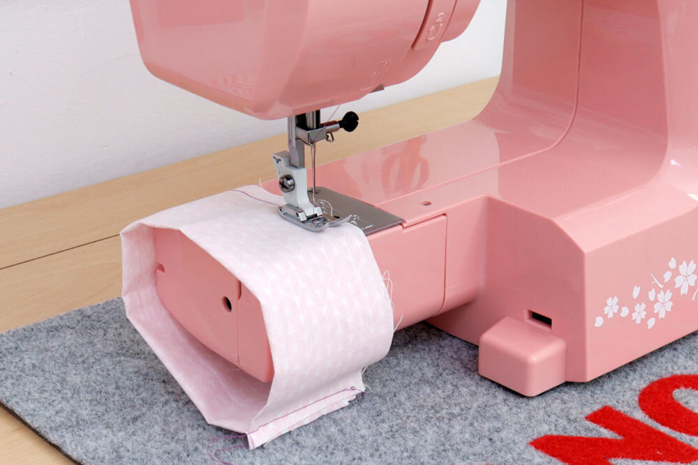 MASZYNA DO SZYCIA JANOME JUNO E1015 PINK wolne ramię szycie na okrągło