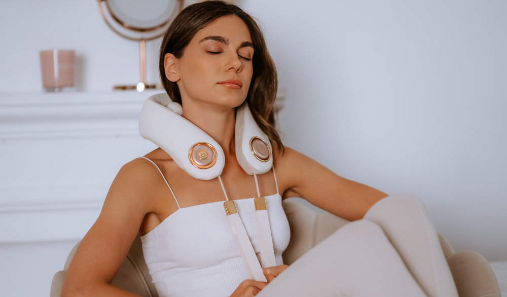 Masażer do karku BEAUTIFLY Fitness Blissful Harmony bleutooth