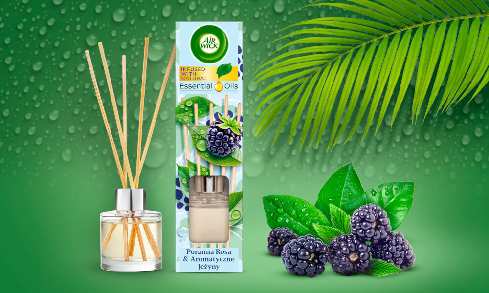 Patyczki zapachowe AIR WICK Essential Oils Poranna Rosa & Aromatyczne Jeżyny 40 ml packshot z KV