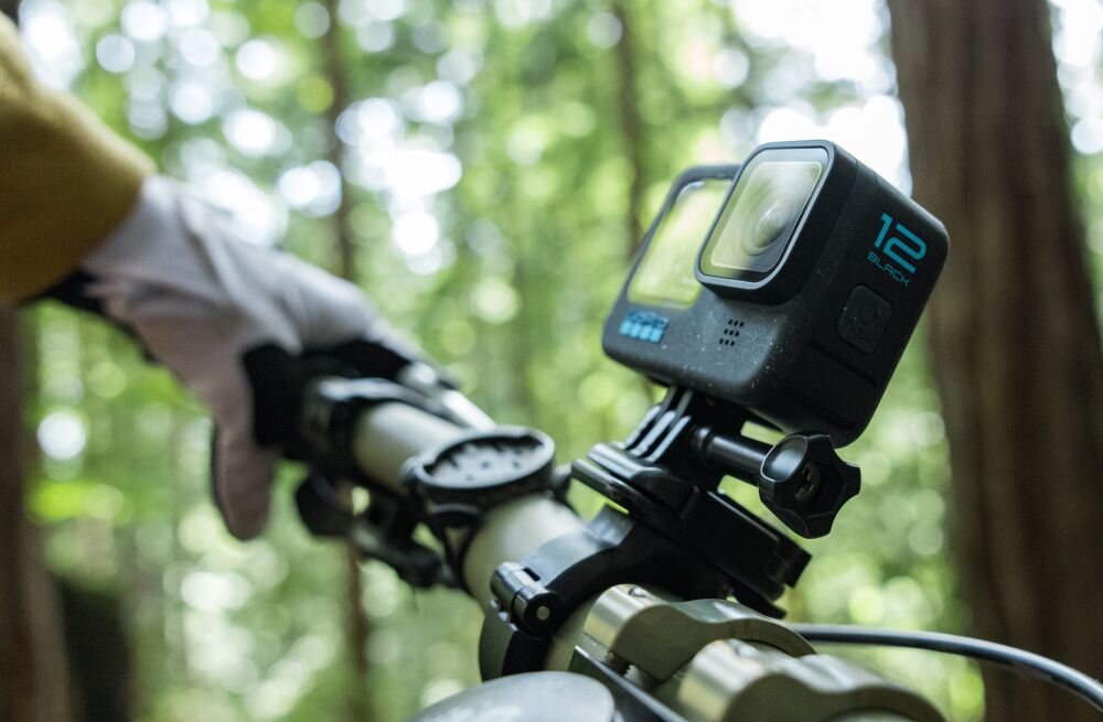 Kamera sportowa GOPRO HERO12 sport montaż nagrywanie stabilizacja montaż edycja filtry ostrość śledzenie tryby bateria akumulator zasilanie ładowanie rozdzielczość filmy obudowa odporność wielkość łączność sterowanie